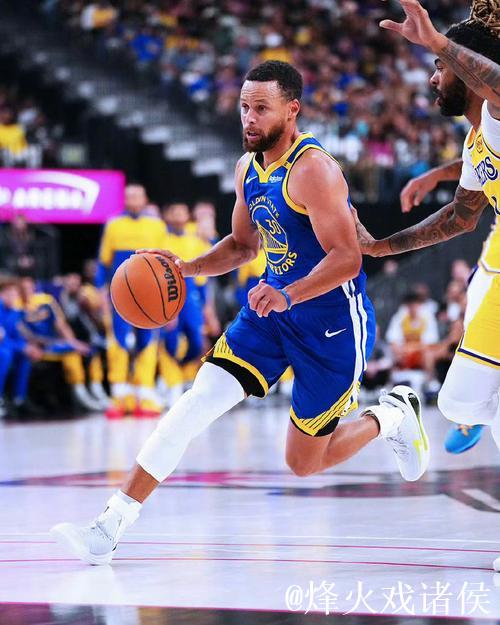 库里21分亚历山大空砍52分 勇士力克雷霆2连胜